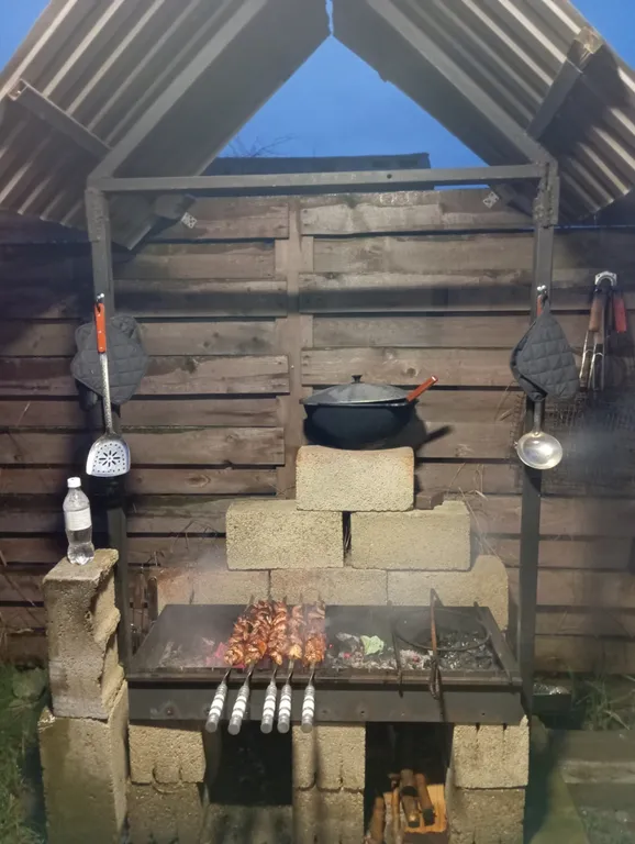 Коттедж Уютный дом в черте города с мангалом и огромной парковкой! — Краснодар