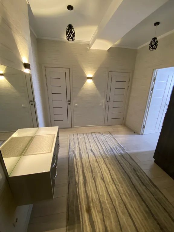 Квартира в центре с видом на Белый дом и горы