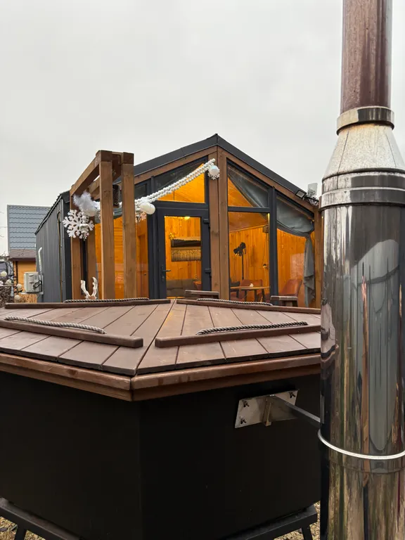 Уютный дом у леса