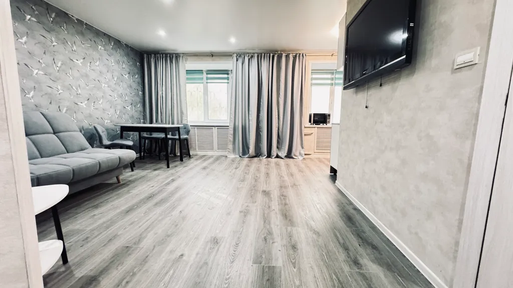 Уютная двухкомнатная квартира напротив ЖД вокзала