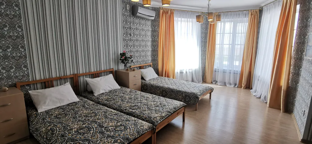 Уютная комната в частном доме у моря, удобства на этаже