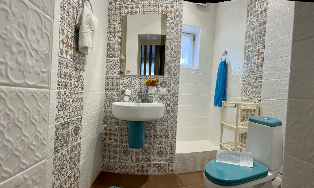 Дом с бассейном у моря