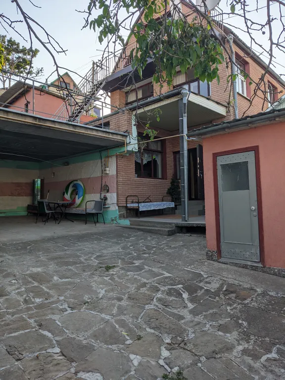 Коттедж Трёхкомнатный уютный дом — аренда посуточно в Судак