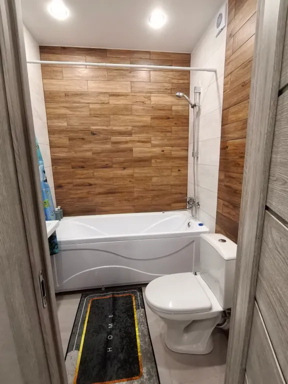 Студия с видом на город