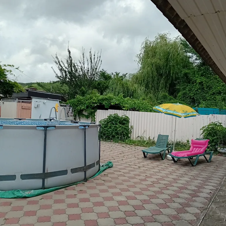 2 комнатный номер со своей кухней, кондиционером, телевизором, душем