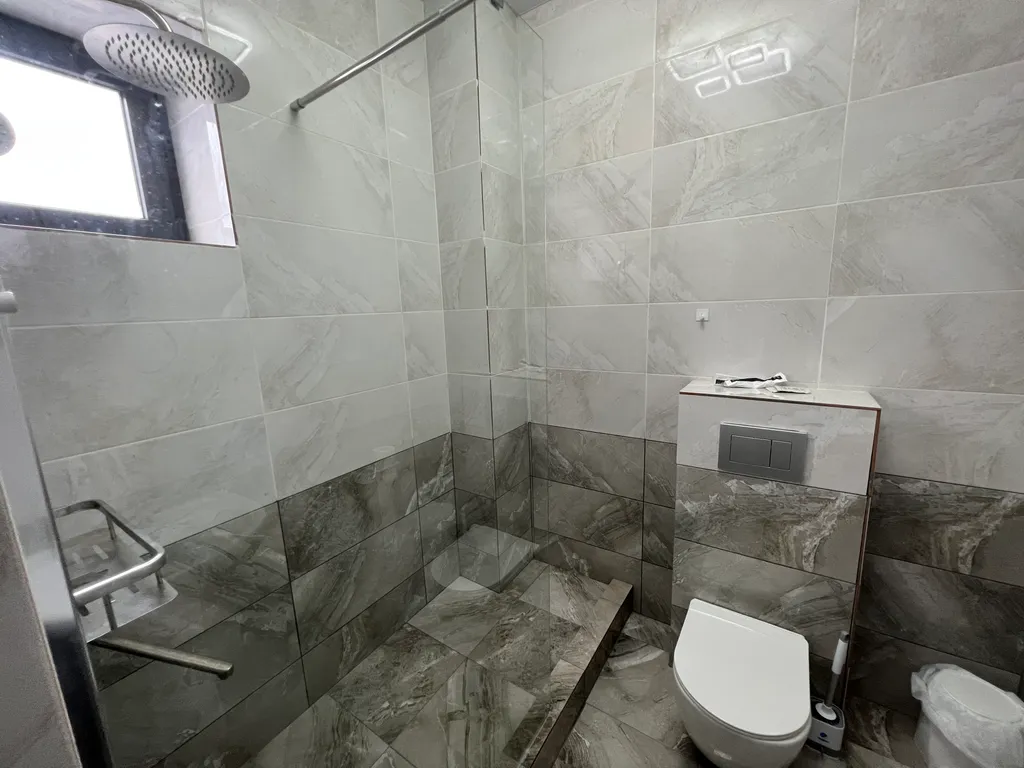 Красивый номер с видом на горы