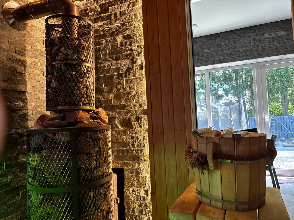 Дом для отдыха с теплым бассейном и сауной