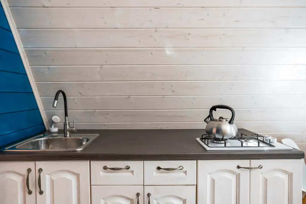 Уютный домик в нацпарке для 2-4 человек в лесу на берегу реки Пра