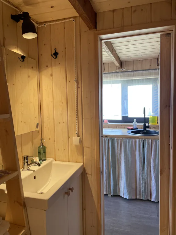 Уютный дом черный