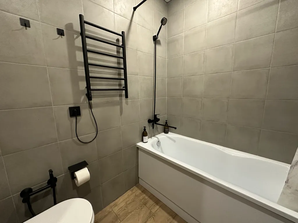 Студия с дизайнерским ремонтом