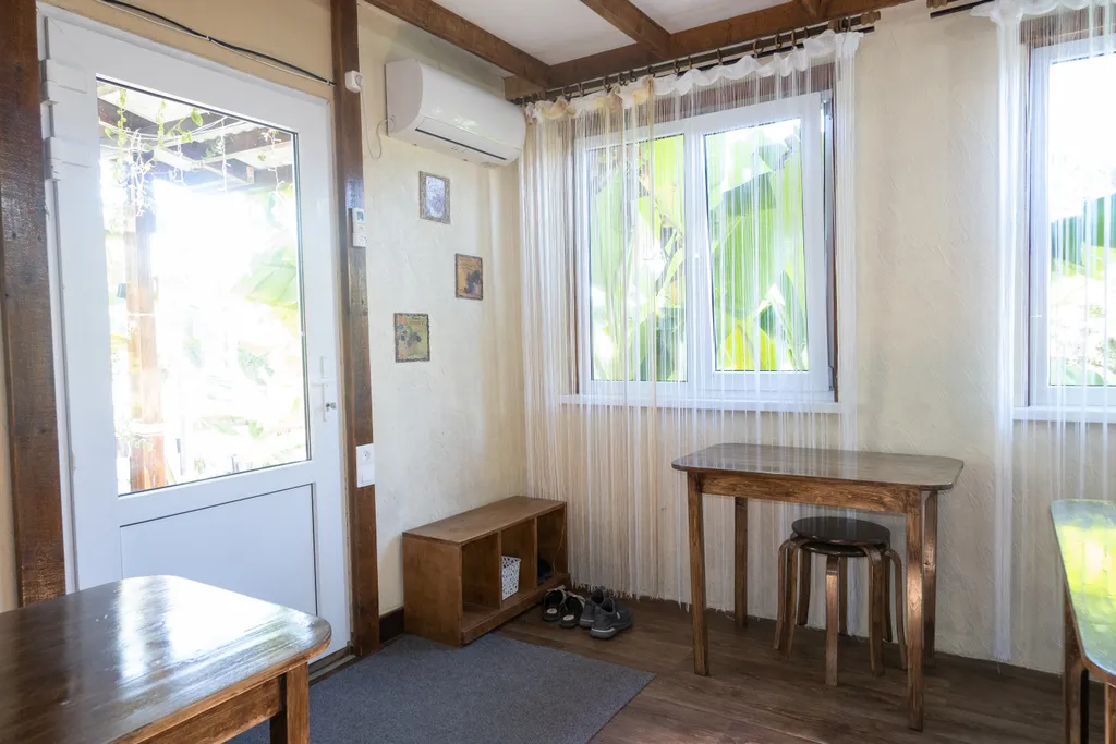 Квартира Квартира Четырёхместный номер с двуспальной и двухъярусной кроватями — Сухум