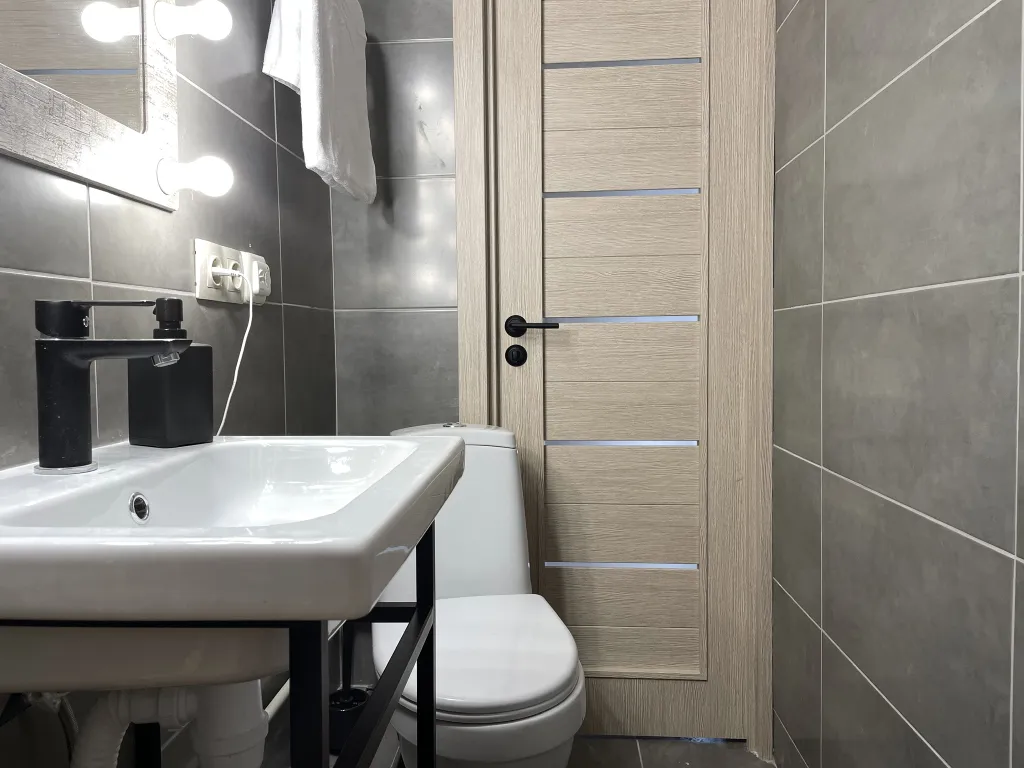 Уютный лофт с часами на Северном