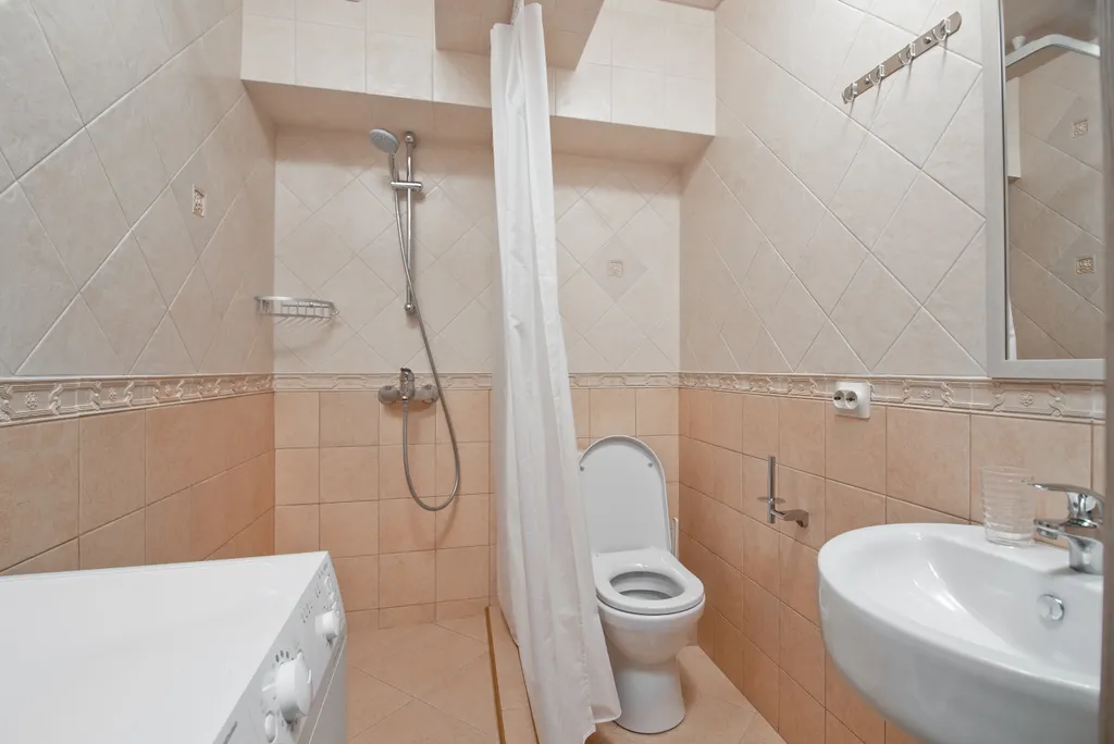 Квартира Апартаменты в Адлере напротив жд вокзала — Адлер