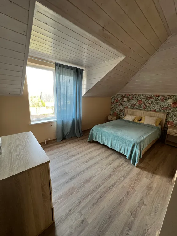 Загородный дом на берегу реки