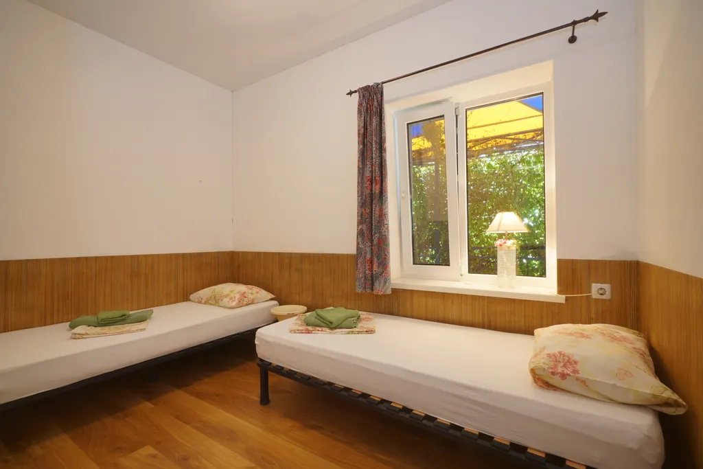 Двухэтажный номер на берегу залива Донузлав