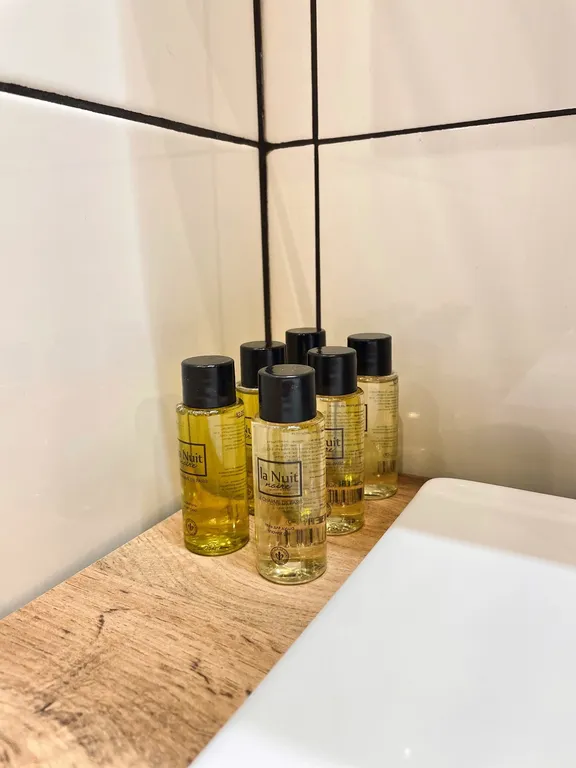 Коттедж Домик в лесу у озера для семейного отдыха — Турбаза Чайка