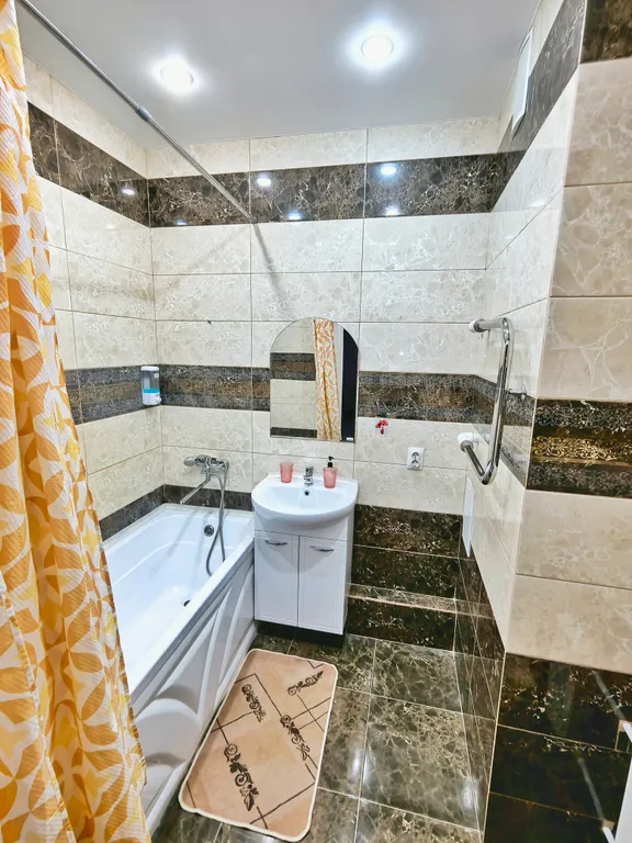 Квартира дл 8 гостей в районе с удобной транспортной развязкой