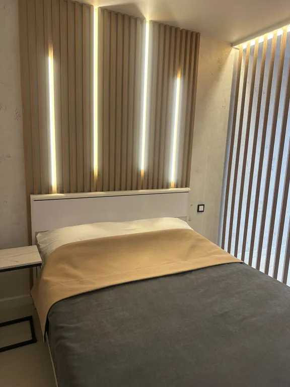 Современная квартира у вокзала с кондиционером