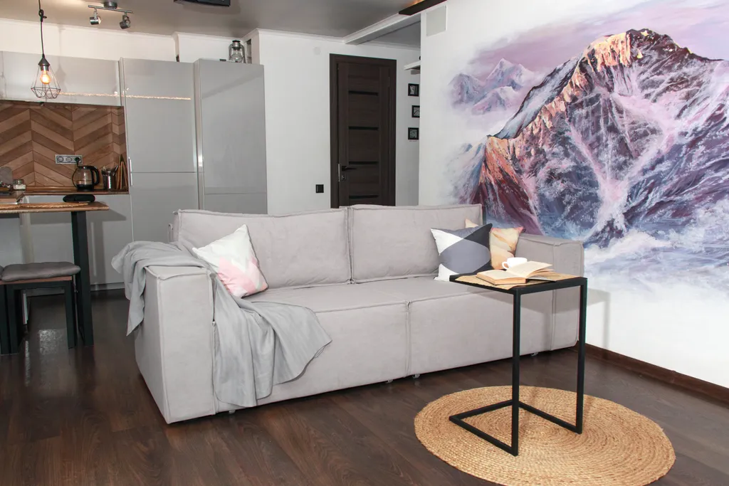 Студия с балконом в центре