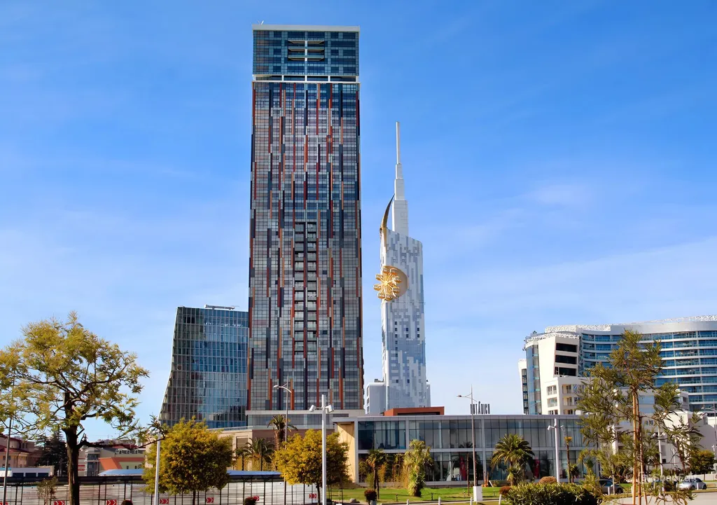 Трехкомнатная квартира на берегу моря, Porta Batumi Tower