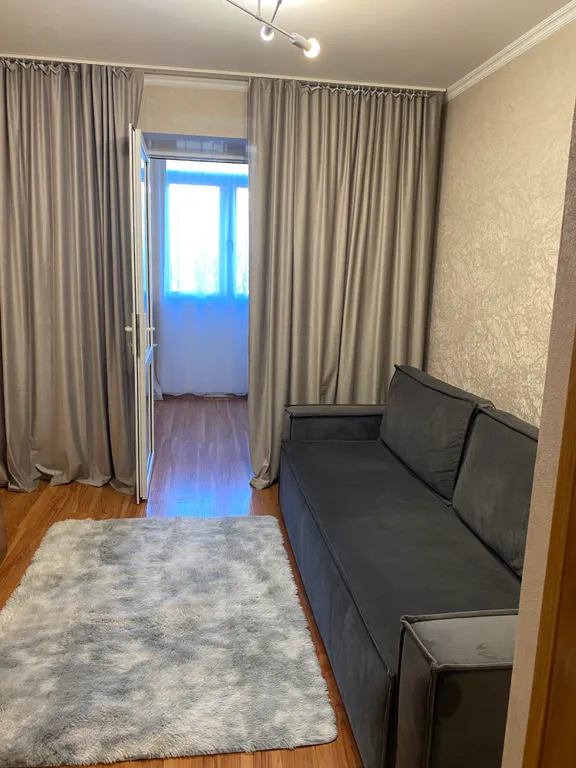 Трехкомнатная квартира в центре Небуга