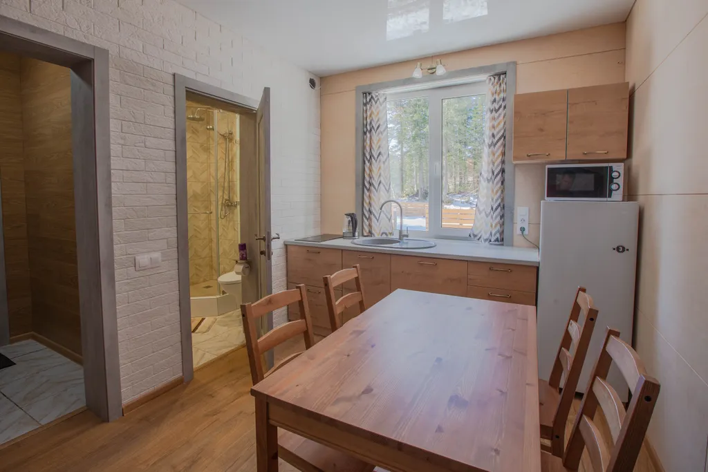 Дом вблизи подножья горы