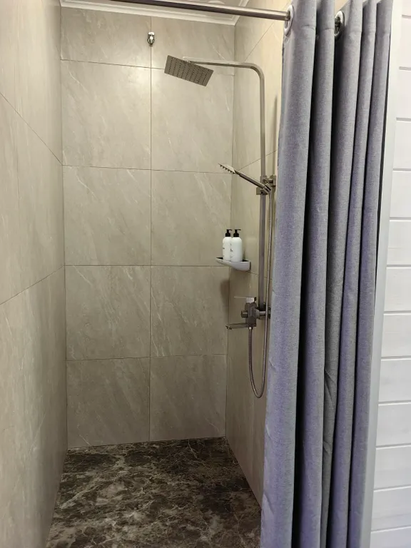 Дом на берегу озера с сауной и купелью