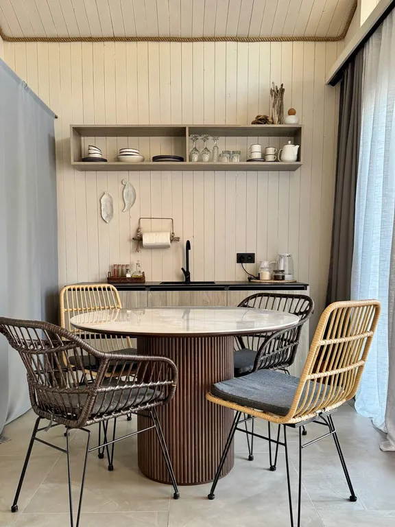 Дом в Абхазии у Черного моря (На волне)