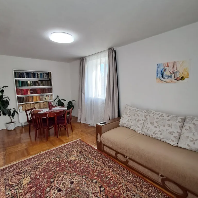 Светлая квартира в центре города с видом на новый сквер — аренда посуточно в Ессентуки