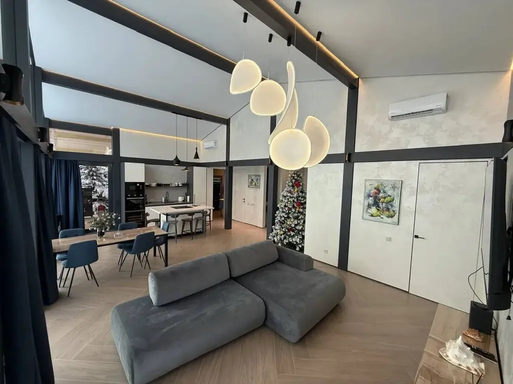 Премиальный дом с видом на лес и пруд в поселке года Ели estate