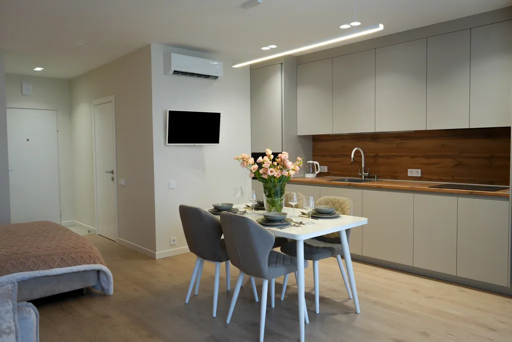 Студия RAF с видом на открытое море