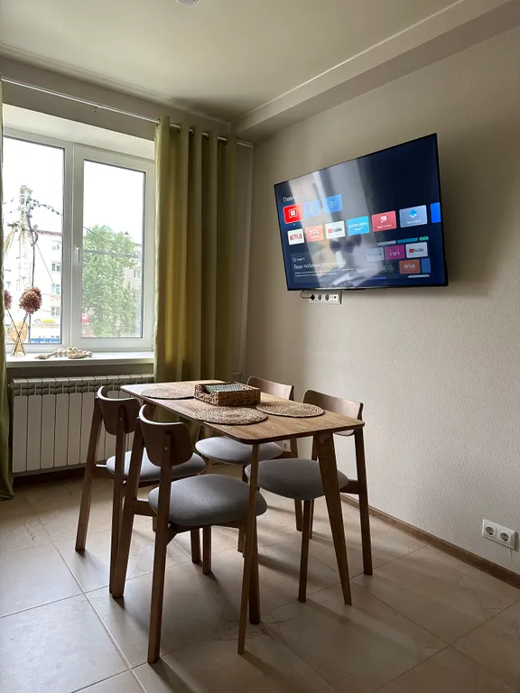 Двухкомнатная квартира над кофейней в центре Валдая