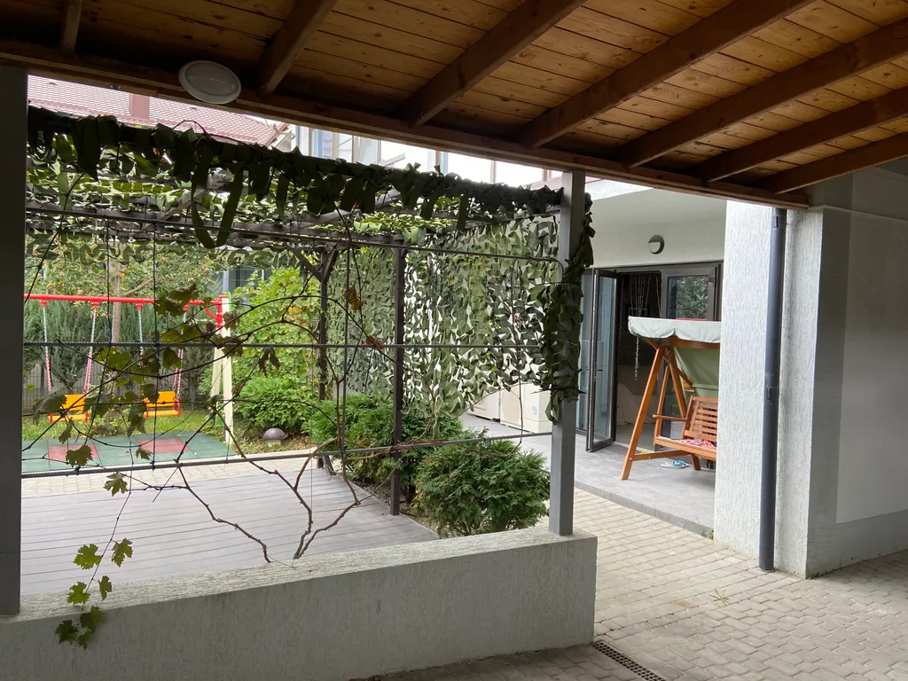 Уютный дом с внутренним двориком