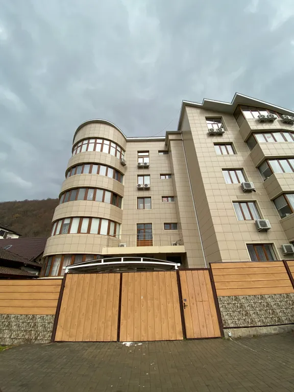 Евродвухкомнатный апартамент с видом на горы