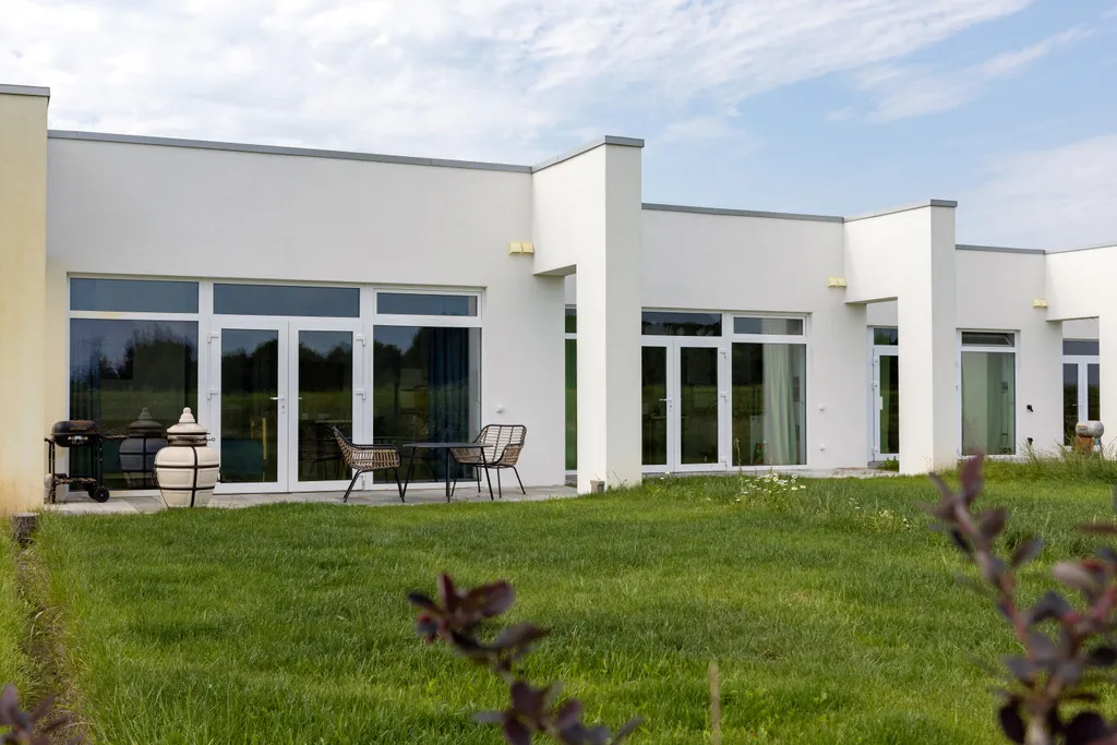 Коттедж Коттедж у озера — Калининград