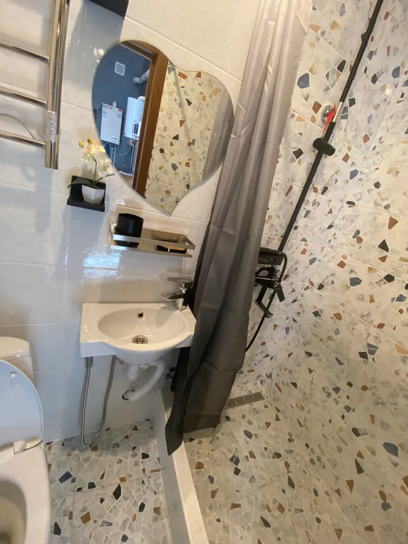 Уникальная квартира с интересным ремонтом и настоящим камином