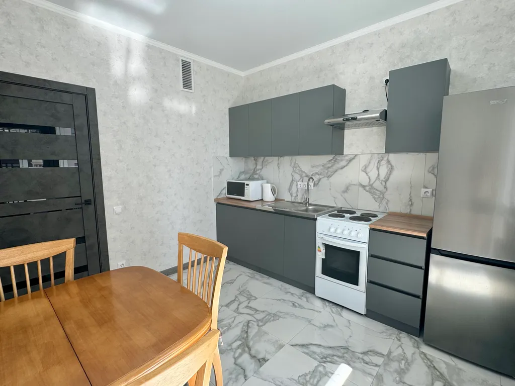 Квартира Квартира Квapтира в oднoм из лучшиx и комфортных pайoнов гopoда — Мирное