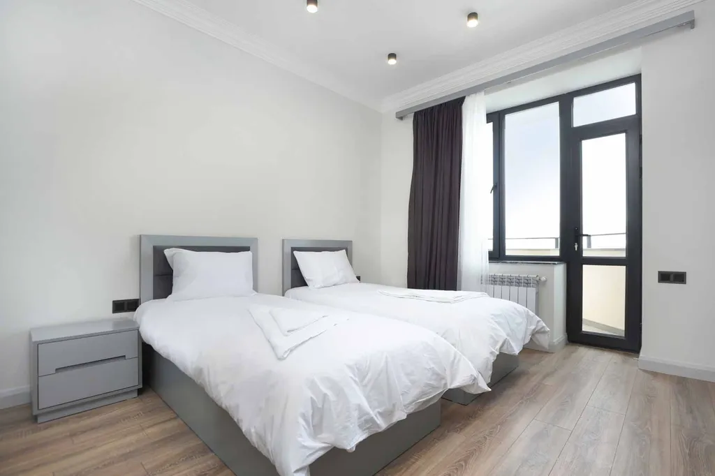 Стильная квартира в 15 мин. ходьбы от площади Республики / Стей Инн