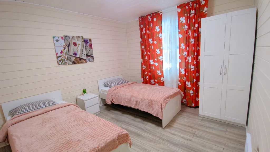 Уютный и светлый дом в лесу на выходные