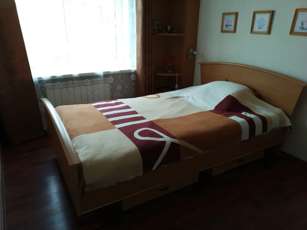 Уютный дом в черте города Осташков на берегу озера Селигер