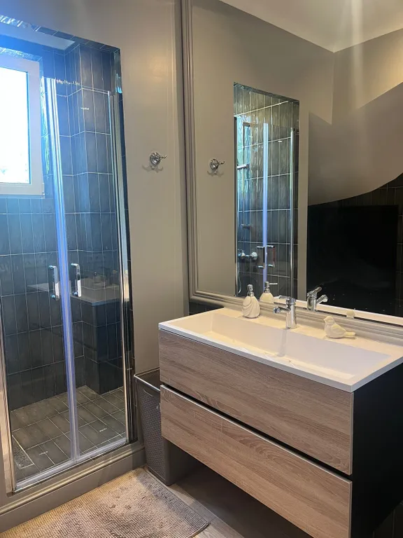 Коттедж Уютный дом с бассейном — Барановка