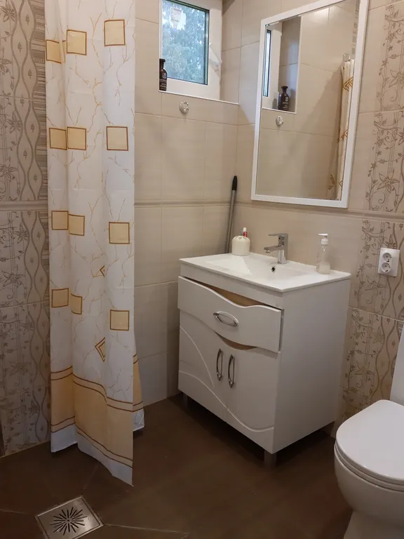 Уютный домик у леса