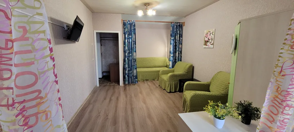 Уютная квартира в 20 минутах пешком от лучших пляжей города — аренда посуточно в Новороссийск