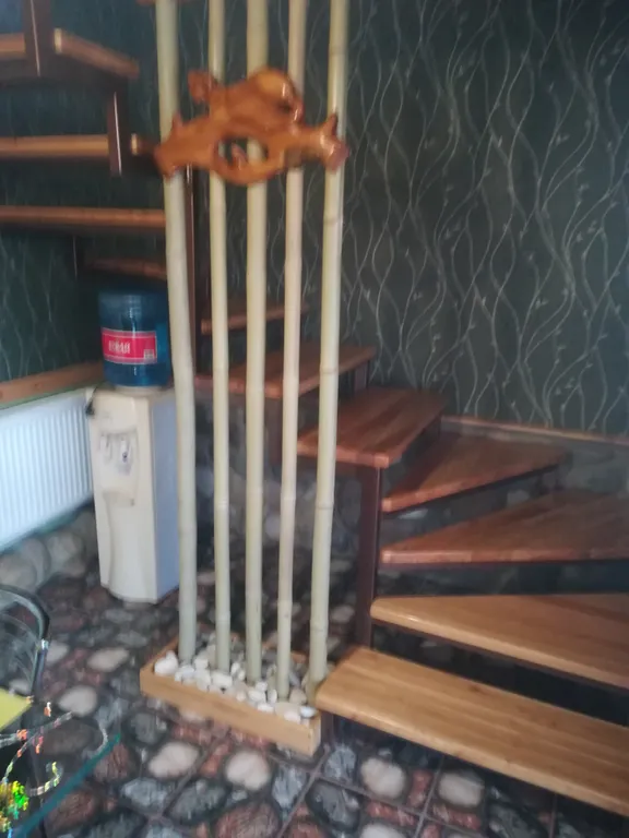 Дом у пруда