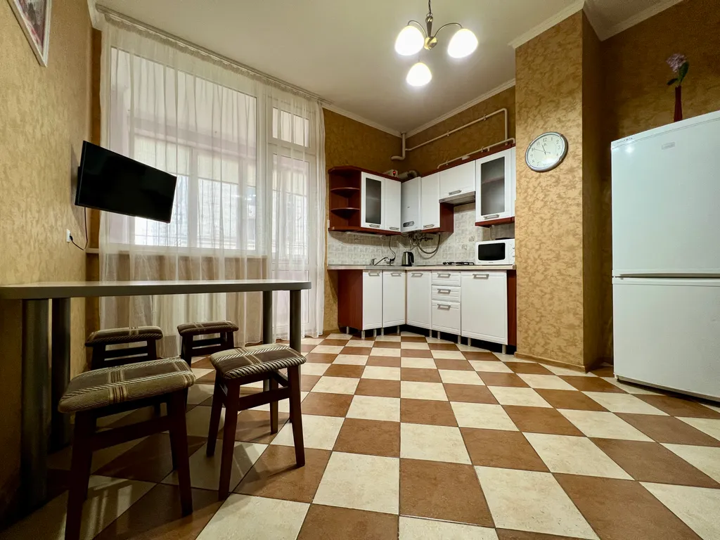 Рядом пляж парк Победы Херсонес не берем оплату за уборку