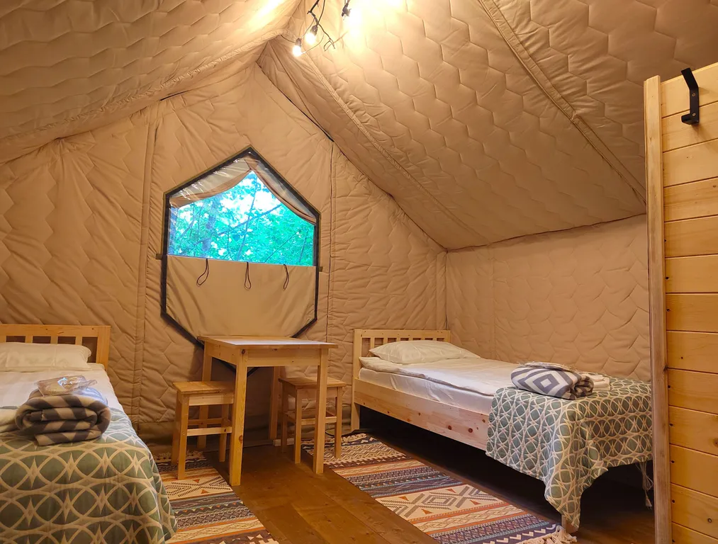 Сафари-тент для двоих с двумя односпальными кроватями