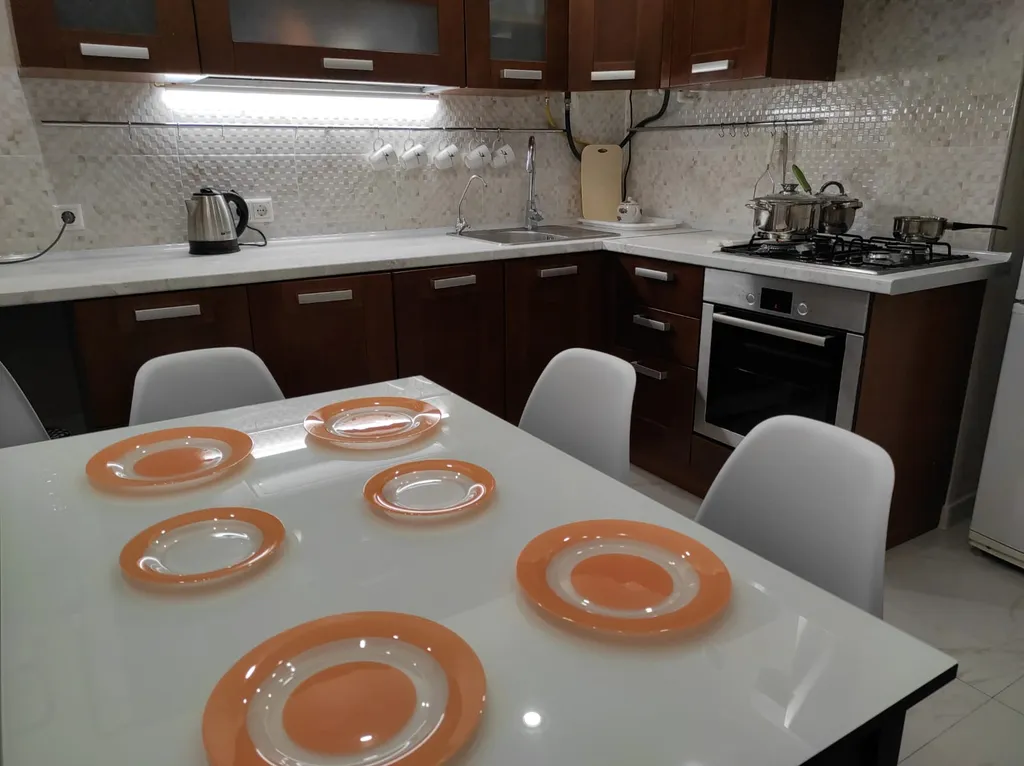 Современная 2-я большая квартира прямо на набережной с пляжем у дома