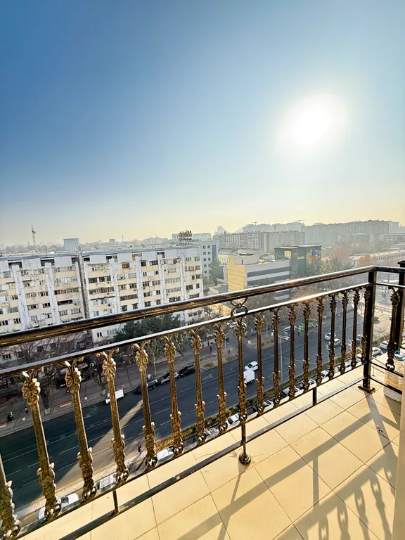 Kazakhstan resident's 171 by Royal rentals