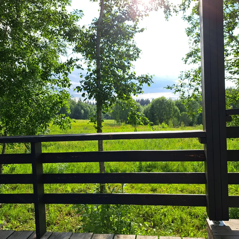 Уютный домик с видом на закат