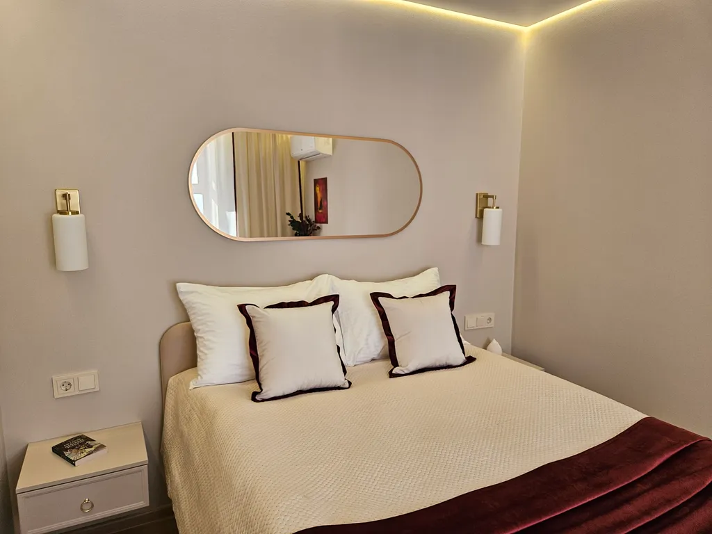 Элеганс в видом на Волгу и фонтаны, главная пешеходная улица